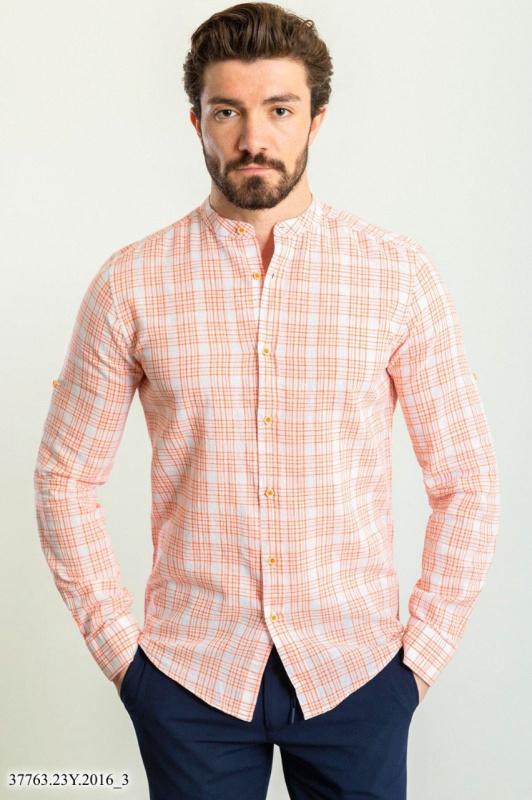 Фото товара Сорочка біла в помаранчову клітинку комір стійка  MCR 37363-3, артикул: 37763-3 Приталені