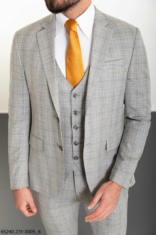 Фото товара Костюм світло-сірий трійка в клітинку   MCR 45240-3, артикул: 45240-3 костюм 3 зріст ( 164-178 )