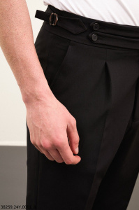 Фото товара Брюки чорні однотонні з декоративною застібкою та защипами MCR, артикул: 38259 Брюки