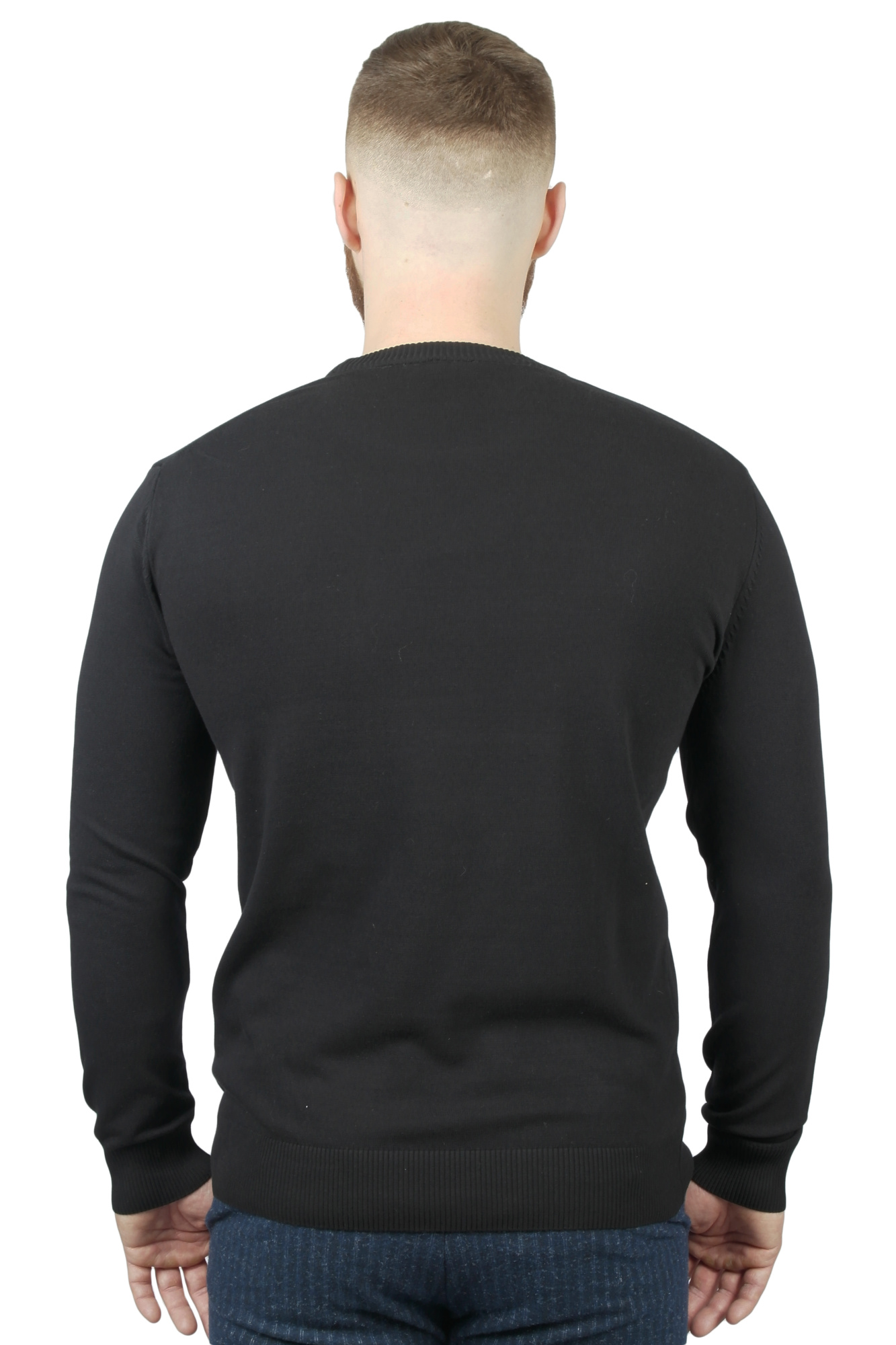 Светр чорний однотонний MCR