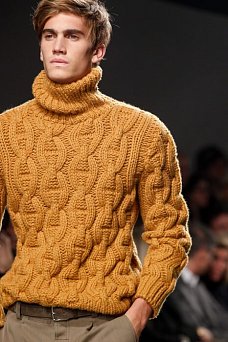 Модные мужские свитера  